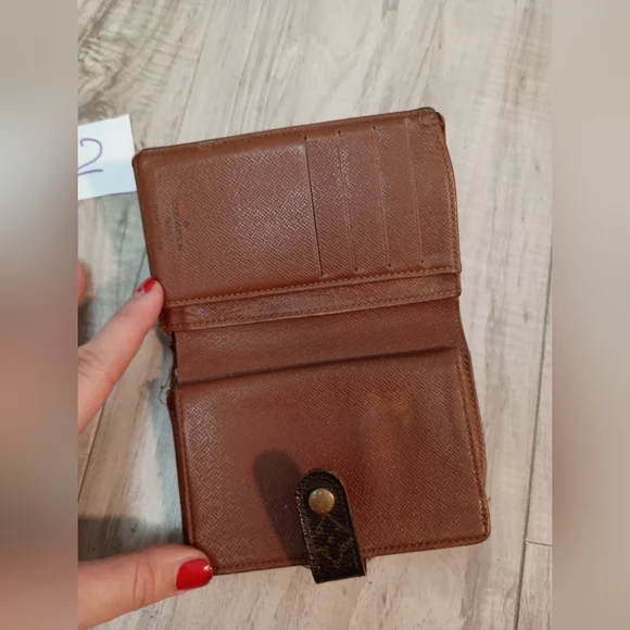 LOUIS VUITTON French Kisslock Wallet | Monogram - Picture 8 of 14